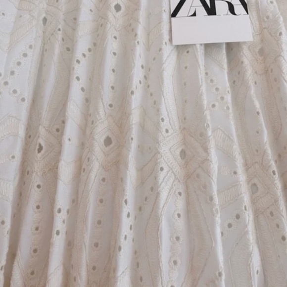 New Zara Limited edition - Open Eyelet Embroidered Patchwork Pleated Skirt - Picture 10 of 13